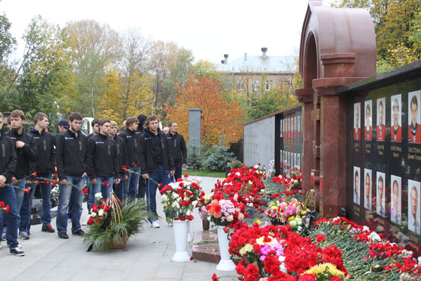 ХК «Динамо-Минск» почтили память погибшей команды «Локомотив»