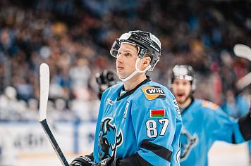 Вадим Шипачев провел 1100 матч в КХЛ